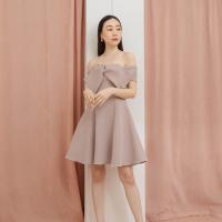ราคา Best Seller เดรสไปงานรุ่นขายดี BLOSSOM DRESS เดรสเกาะไหล่ดีเทลโบว์ด้านหน้า มีฟองน้ำในตัว ผ้า BM สวยมาก พรีเวดดิ้งได้เลย HOT (688222845)