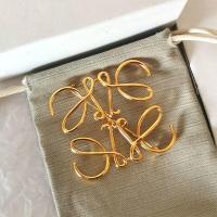 ราคา ต้นฉบับ Spanish Loewe stone brooch European and American personality simple square hollow high end suit accessories luxury temperament women 2022 new trendy LO brooch (19616204695)