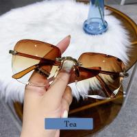 ราคา แว่นกันแดดผู้หญิง แว่นตากันแดดแฟชั่น ไร้ขอบ สําหรับผู้หญิง แว่นวินเทจ แว่นกันแดดแฟชั่น แว่นตากันแดดผู้หญิง (17327340366)