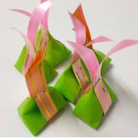 ราคา กระดาษสาห่อเหรียญโปรยทานขนมใส่ไส้ แบบใบไม้ ยังไม่รวมกระดาษรองฐานให้ใช้สำหรับห่อเหรียญโปรยทาน งานบุญ งานบวช (21008466169)