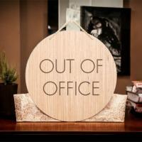 ราคา FudFudAR ฝุด ฝุด อะ ป้ายไม้ OUT OF OFFICE ป้ายสำนักงาน งานเลเซอร์บนแผ่นไม้ Laser Cut เลเซอร์คัท ใช้งาน 1ด้าน รับทำป้าย ป้ายมินิมอล ป้ายออฟฟิศ (20348443430)