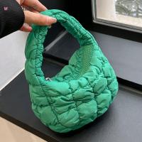 ราคา กระเป๋าถือสำหรับผู้หญิงสไตล์แฟชั่น รุ่น 2023 Carlyn bag กระเป๋าช้อปปิ้งพับเก็บได้ กระเป๋าคลาวด์ทรงหยดน้ำ ผลิตจากไนลอนเบาสีพื้น ใ (19977864378)