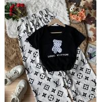 ราคา ชุดเซ็ท2ชิ้น ใส่สบาย คลายร้อน เสื้อยืดคอกลม เข้ารูปเต็มตัว ผ้าคอตตอน แขนสั้น สกีนลาย หลุย กางเกงขายาว ผ้าไหมอิตาลี่ พิมพ์ลาย หลุย ทรงกระบอก เอวสม้อค (19238679161)