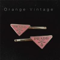 ราคา กิ๊บติดผม 1คู่ เข็มกลัดPrada 1ชิ้น กิ๊บติดผมขนาดเล็ก กิ๊บติดผมน่ารัก สวยงามมีคุณภาพ พร้อมส่งจากไทย (8830254666)