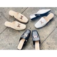 ราคา รองเท้าเปิดส้น หัวตัด พร้อมส่ง รองเท้าส้นสูงแต่งอะไหล่Hแบบเปิดส้น เปิดหลัง สีสวย ทรงสวยใส่สบาย (19593467750)