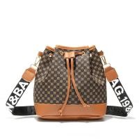 ราคา กระเป๋าทรงถังอเนกประสงค์แฟชั่นสำหรับผู้หญิงกระเป๋าสะพายข้างกระเป๋าสะพายไหล่เดียวพิมพ์ลายมีเชือกรูด (21171143856)