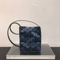 ราคา BaoBao PRISM MATTE SHOULDER ของแท้จาก Shop baobao issey Miyake (21061733767)