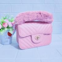 ราคา New กระเป๋าสะพายแฟชั่น ทรงกล่องขนาด 8 นิ้ว หูจับขนมิ้ง น่ารักมาก สไตล์เกาหลี PNK (21055157392)