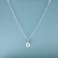 ราคา สร้อยคอพร้อมจี้ตัวอักษร A M เงินแท้925 สร้อยยาว18 นิ้ว สินค้าส่งพร้อมใบรับประกันเงินแท้ กล่อง และถุงผ้า งานสวยวิ้งๆ ให้เป็นของขวัญได้เลย (11174453682)