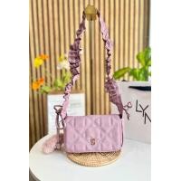 ราคา พร้อมส่งกระเป๋าสะพายข้าง lyn nadena พร้อมพวงกุญแจ ใบเล็กน่ารักๆมาก (21014517591)