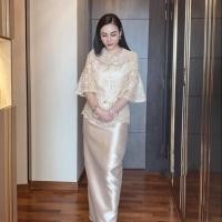 ราคา ชุดออกงาน มี3สี Set เสื้อลูกไม้แขนระบาย กระโปรงผ้าไหม ชุดแม่เจ้าสาว ชุดแม่เจ้าบ่าว ชุดไทยประยุกต์ ชุดแม่เจ้าสาว ชุดแม่เจ้าบ่าว งานป้าย The classic (18195157514)