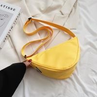 ราคา กระเป๋าหน้าอก กระเป๋ากีฬาแสง กระเป๋าสะพายไหล่ สบาย ๆ สีทึบกระเป๋าไขว้สามเหลี่ยม กระเป๋าขนาดเล็ก (21069210866)