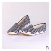 ราคา F2 พร้อมส่ง รองเท้าผ้าใบ ทรงสลิปออน ลายสก็อต (18292126949)