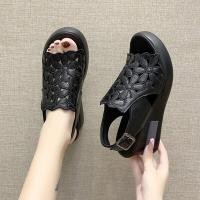 ราคา S918 รองเท้าลำลอง รองเท้าแตะรัดส้นสำหรับผู้หญิง พื้นสูง 6 5 ซม ลายดอกไม้ มี 2 สี ดำ ครีม ไซส์ 36 40 พร้อมส่งจากไทย (19912165650)