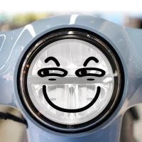 ราคา สติกเกอร์ Vespa ไฟหน้ารถจักรยานยนต์รูปลอกสติกเกอร์สกู๊ตเตอร์ตลกน่ารัก Stiker Wajah ยิ้มสำหรับสกูตเตอร์ Vespa การวิ่ง Primavera 50 150 150S 946 (19803542099)
