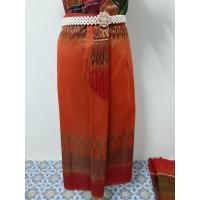 ราคา ผ้าไหม ทรงหน้านางปีกนก ลายไทย ผ้าไหมตัดสำเร็จรูปตามภาพ ผ้าถุงป้าย ผ้าไหม ไหมกาบแก้ว ผ้ามัดหมี่ห้าสี ไหมเทียม (16233606792)