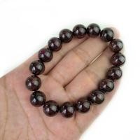 ราคา GN โกเมน สร้อยข้อมือ แดงแก่กล่ำ หินมงคล หินธรรมชาติ สีแดงเข้ม (14191398491)