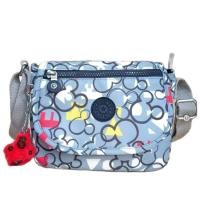 ราคา กระเป๋าสะพาย ทรงสวย KIPLING SABIAN MINI CROSSBODY BAG วัสดุ Nylon Polyester 100 ขนาดกำลังน่ารัก เปิดปิดด้วยฝาปิดกระดุมแม่เหล็กและซิปแบรนด์ (4107320811)