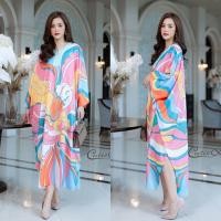 ราคา Maxi dress ผ้าsilk เนื้อแน่นเกรดพรีเมี่ยม ลายกราฟฟิกสวยๆ มาในสไตล์ Kaftan ตามแบบฉบับแบรนด์ดัง ผ้าเนื้อดีใส่แล้วไม่ร้อน ใส่สบายออกงานก็ได้ใส่ไปทะเลก็สวยมากค่ะ ดีไซน์เก๋ๆ มี 3 สี ม่วง ส้ม ชมพู ฟรีไซส์ (