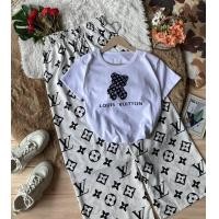 ราคา ชุดเซ็ท2ชิ้น ใส่สบาย คลายร้อน เสื้อยืดคอกลม เข้ารูปเต็มตัว ผ้าคอตตอน แขนสั้น สกีนลาย หลุย กางเกงขายาว ผ้าไหมอิตาลี่ พิมพ์ลาย หลุย ทรงกระบอก เอวสม้อค (19238679159)