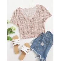 ราคา พร้อมส่งด่วนจากไทย ป้าย SHEIN เสื้อยืด ครอป สีชมพู กระดุมหน้า ลายดอกไม้ ขอบย่น คอวี (17147756570)
