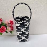 ราคา กระเป๋าสาน กะเป๋าสานเส้นพลาสติก กะเป๋าใส่แก้วเยติ ขวดน้ำ แก้วน้ำ 30 ออนด์ หวานสลับขาส เส้นสานพลาสติก (19977892377)
