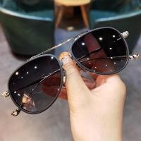 ราคา Chrome Hearts แว่นกันแดดลำแสงคู่อเนกประสงค์แฟชั่นใหม่คางคกมีบุคลิกแว่นกันแดดกันยูวีชายและหญิง (18174979062)