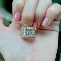 ราคา Titapa jewelry แหวนเพชรหน้ากว้างเอมเมอรัลเพชรข้างฝังจิกไข่ปลาแบบมาใหม่ใส่สวยเต็มนิ้ว งานประณีตมากเพชรสวยคัดทุกเม็ดนำ้100เพชรสวยเล่นไฟระยิบระยับ เหลี่ยมเพชรH A ตัวเรือนมีน้ำหนักแข็งแรง แบบทันสมัย เรียบ