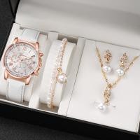 ราคา Geneva Watch Women Fashion Leather Band Quartz Wrist Watch Pearls Jewelry Set (21052890580)