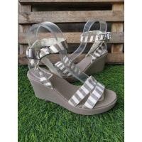 ราคา Crocs ส้นเตารีด แท้ ความสูง 2 5 นิ้ว พร้อมส่ง ส้นสูงรัดส้น มือ 2 (15676909842)