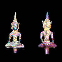 ราคา พระยอดธงทรงเครื่องรุ่นชนะมาร กรุอยุธยา เนื้อเหล็กไหล7สี พระเครื่องยอดนิยมสมัยสงคราม (6345880961)