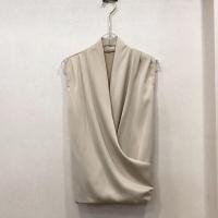 ราคา Ey official 306 พร้อมส่งเสื้อแขนกุดป้ายหน้าจับจีบช่วงไหล่2ข้าง เนื้อผ้าชาตินขึ้นเงา ใส่แล้วทิ้งทรง แมทช์ง่าย (19667113705)