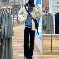 ราคา Uniqlo คนรักฤดูใบไม้ผลิใหม่2022ชายและหญิงมีฮู้ดการ์ตูนพิมพ์แขนยาวเสื้อฮู้ดขนแกะ437533 (17134100785)