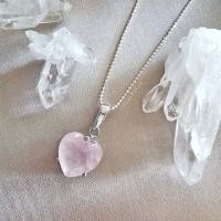 ราคา สร้อยคอเงินจี้หัวใจโรสควอตซ์ Rose Quartz (18444531516)
