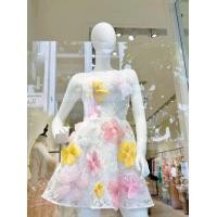 ราคา เดรสสั้นเกาะอกลูกไม้ปักลายดอกไม้แน่น ๆ ทั้งชุด อกเสริมฟองน้ำ (20030974356)