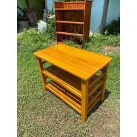 ราคา CPG ชั้นวางทีวีไม้สัก 50x90สูง70cm โต๊ะวางของ3ชั้น ชั้นวางของ ชั้นวางของเอนกประสงค์ ชั้นวางของในครัว สีสักทองเคลือบเงา K 328 (19472543408)