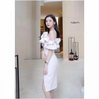 ราคา TW11284 เดรสปาดไหล่ระบายผ่าหน้า (7638381026)
