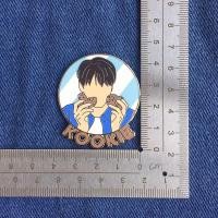 ราคา KOOKIE Pin ป้ายรูปแบบที่แตกต่างกันแฟชั่น Kpop เข็มกลัดสัญลักษณ์ Bt Sky Blue สี Cool Lapel Pin สำหรับแฟนแจ็คเก็ตกระเป๋าอุปกรณ์เสริม (19973087027)