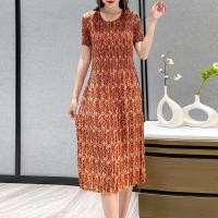 ราคา เดรสตัวใหญ่อัดพลีทเข้ารูปสไตล์ยาวปานกลางพิมพ์ลายคอกลมมาใหม่ (18323370309)