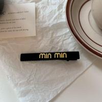 ราคา COCOJEWELRY ปิ่นปักผมตัวอักษรคาเมลเลียระดับไฮเอนด์สีทองสีดำกิ๊บปากเป็ดแบบย้อนยุค (19829917960)