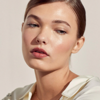 ราคา Merit The Minimalist Perfecting Complexion Foundation and Concealer Stick (20994570908)