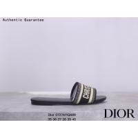 ราคา คริสเตียน ดิออร์ Authentic Christian Dior แท้ Dior Womens Slide Sandals 2023 Spring Collection Multiple Colors Available แบรนด์หรู รองเท้ากีฬา รองเท้าแตะ รองเท้าสำหรับวันหยุดฤดูร้อน รองเท้าแตะผู้ชาย ร