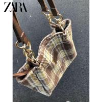 ราคา ZARAˉ กระเป๋าผู้หญิงลายสก๊อตฤดูใบไม้ร่วงและฤดูหนาวกระเป๋าไหมพรมความจุปริมาณมากทำด้วยผ้าใบกระเป๋าทรงสี่เหลี่ยมมีหูหิ้วสะพายไหล่2023แ (20683185188)