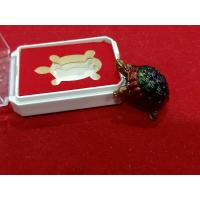 ราคา พญาเต่าเลือนลอยองค์ หลวงปู่แสง วัดโพธิ์ชัย จ นครพนม เนื้อ นวะขัดเงาลงยา3สี แดงเขียวดำ โค๊ต14 จัดสร้าง100องค์ (15041586124)