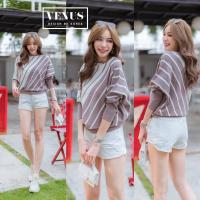 ราคา ส่งเร็ว ขายดีใส่ได้ตลอด เสื้อไหมพรมทอเนื้อแน่น สีสุภาพขาวสลับดำไม่ย้วยใส่สวยจิง เนื้อผ้ายืดหยุ่นดี ทรงปีกค้างคาว ตัวกว้าง ใส่ทำงานสวยใส่เที่ยวก็รอดค่ะ อก36 50 แขน27 ยาว29 Color ขาว ดำ (14721274051)