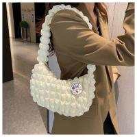 ราคา กระเป๋าสะพายไหล่ กระเป๋าลำลอง ลายก้อนเมฆ มีเข็มกลัดติดกระเป๋า ใส่ของได้เยอะ วัสดุคุณภาพดี ราคาถูกมาก พร้อมส่ง Bag Dake (18976934025)