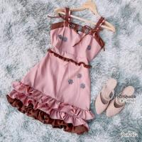 ราคา เดรสน่ารัก เดรสใส่ไปงานแต่งงาน ชุดสีครีม ชุดสีชมพูกะปิ สายระบายผูกโบว์ไหล่ (18977971933)