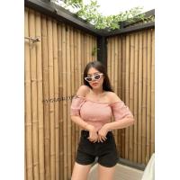 ราคา MesubShop เสื้อปาดไหล่ เสื้อไหมพรม ผ้าทอฉลุลาย เสื้อแขนตุ๊กตา เสื้อเปิดไหล่ ชายระบาย น่ารักสุด รุ่น มิริน D402E (15756766899)