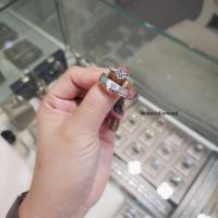 ราคา แหวนเพชรผู้ชาย แหวนคู่ แหวนแต่งงาน เพชรสังเคราะห์ เหลี่ยม H A นำเข้าเพชรเอง โรงงานทำเพชรแท้กว่า30ปีค่ะ (19152452820)