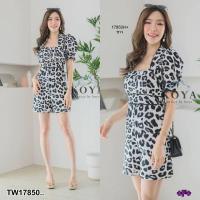 ราคา 17850 จั๊มสูทขาสั้น แขนตุ๊กตา ลายเสือ แต่งกระดุมหน้า เสื้อผ้่แฟชั่น ชุดเที่ยว (16980220523)